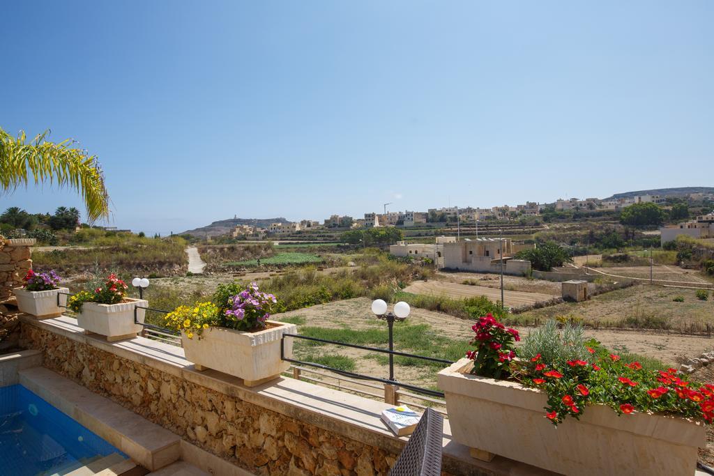 Carini Farmhouses Għarb Стая снимка