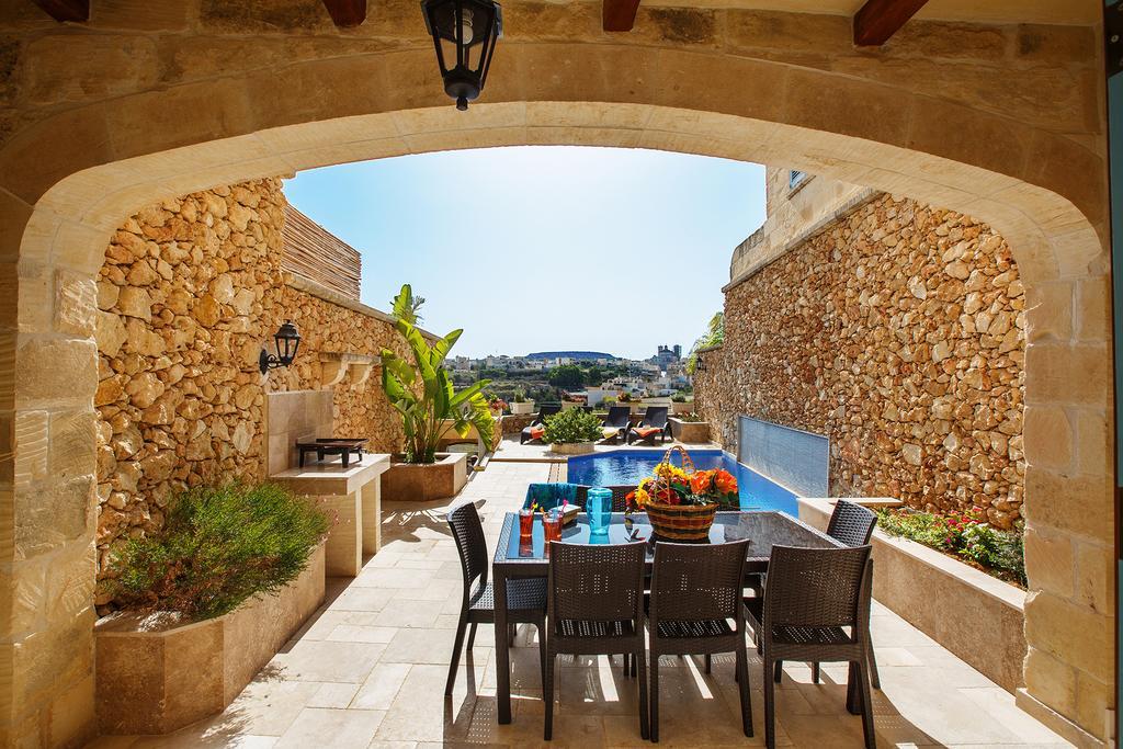 Carini Farmhouses Għarb Стая снимка