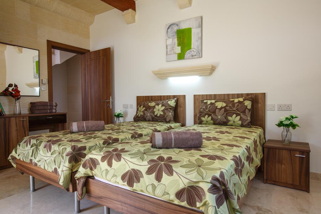 Carini Farmhouses Għarb Екстериор снимка
